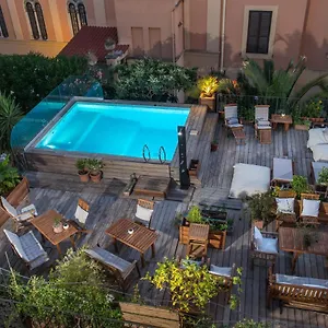 https://palm-gallery-hotel.it-romehotels.com